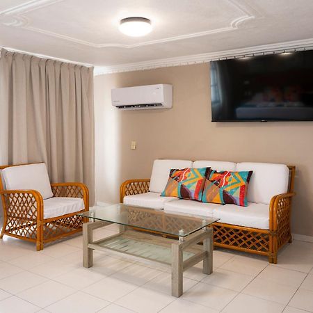Hotel Fiesta Mexicana Манзанило Екстериор снимка