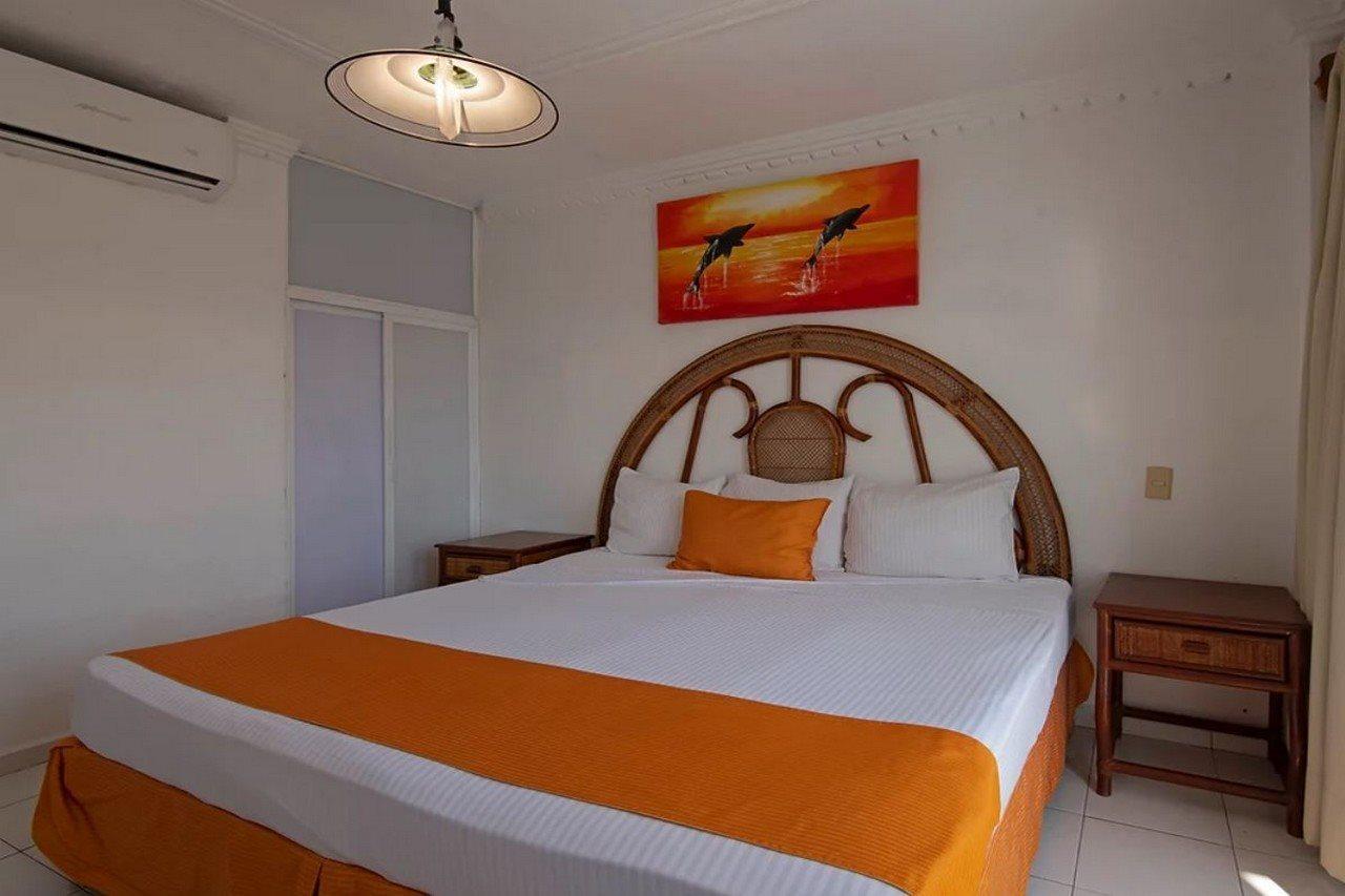 Hotel Fiesta Mexicana Манзанило Екстериор снимка