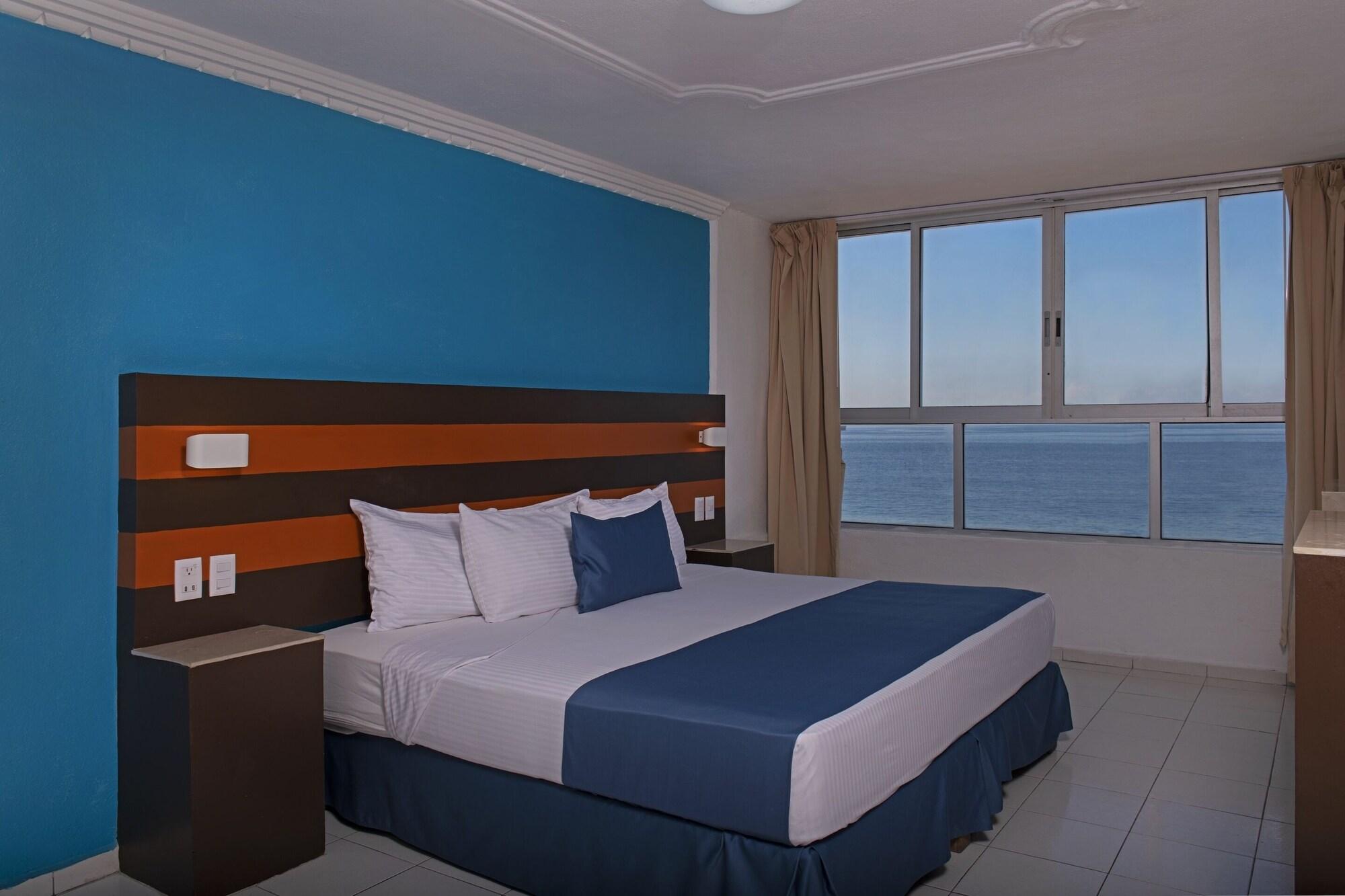 Hotel Fiesta Mexicana Манзанило Екстериор снимка