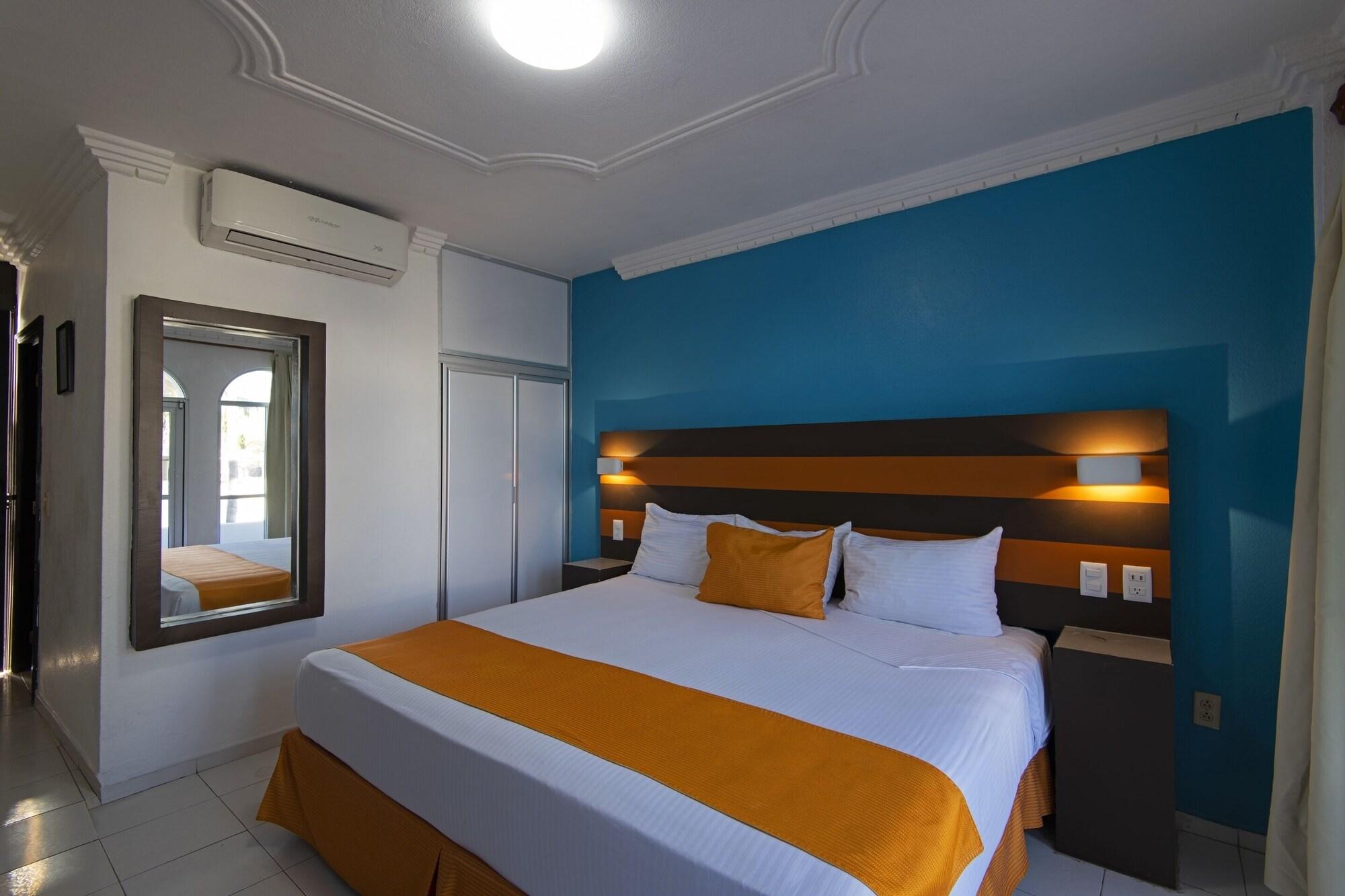 Hotel Fiesta Mexicana Манзанило Екстериор снимка