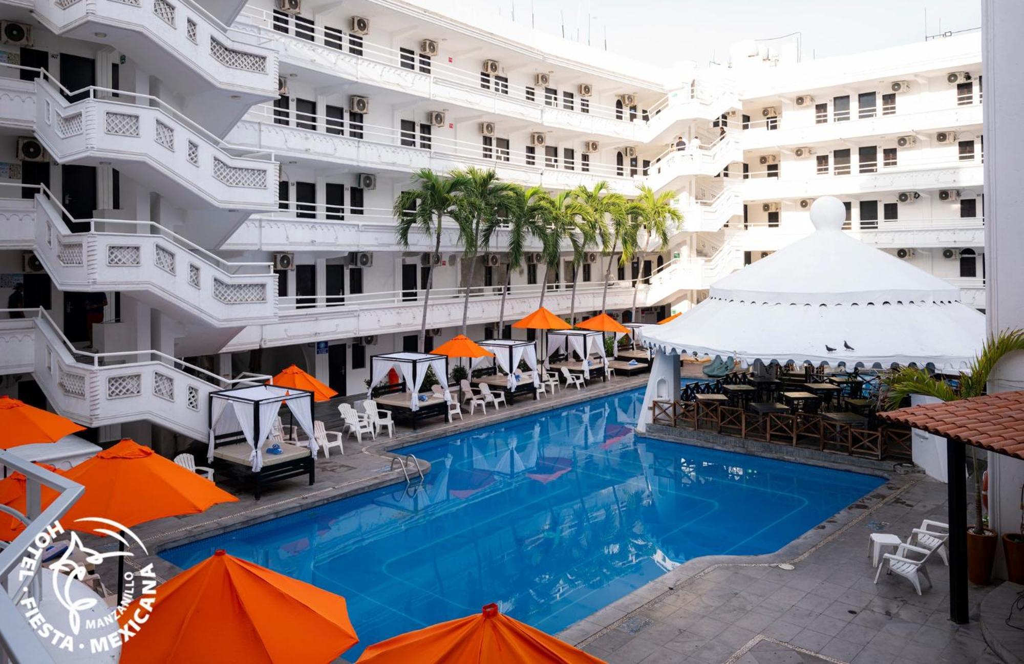 Hotel Fiesta Mexicana Манзанило Екстериор снимка